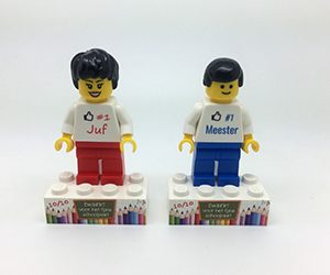 Minifig met blokje als bedankje einde schooljaar