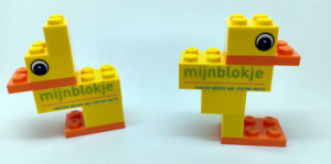 Lego Serious Play - The duck met eigen logo of tekst