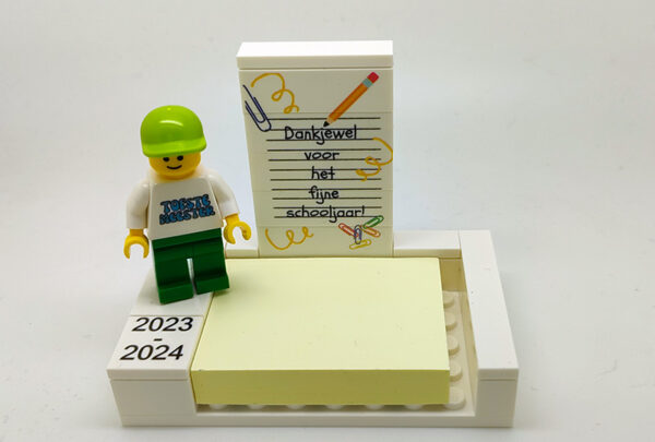Meester bedankje Lego einde schooljaar